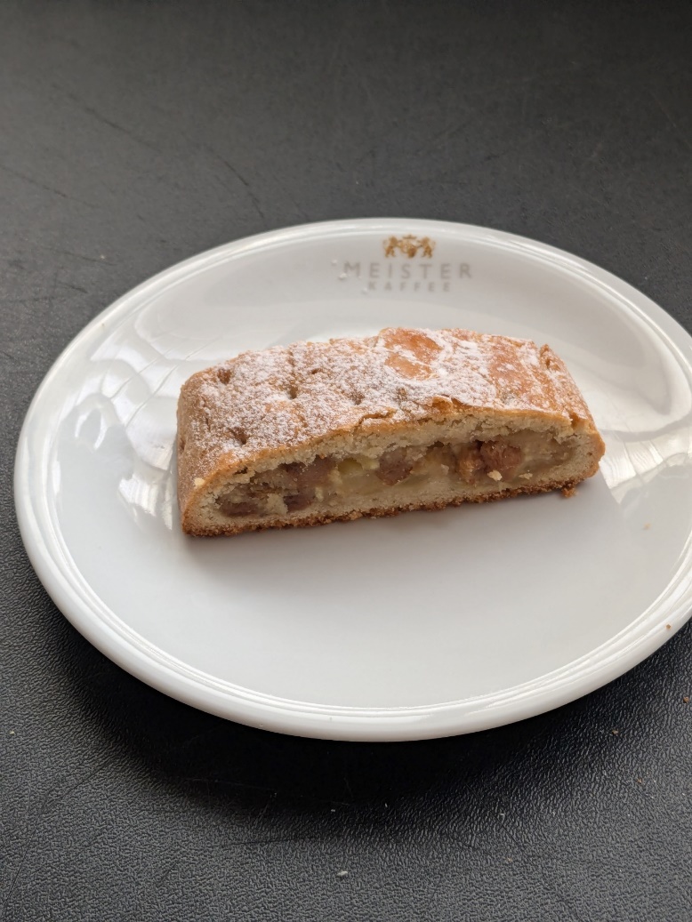 Südtiroler Apfelstrudel